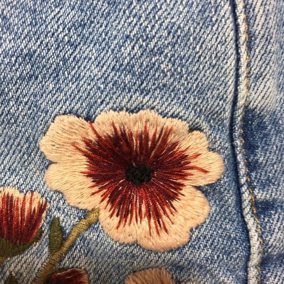 Topshop Moto Mom Floral Embroidered Denim Shorts - Picture 5 of 15